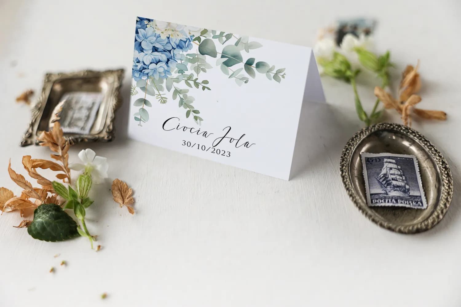 Impresja No. 4 Wedding Place Cards – Romantic Blue Hydrangea Table Cards