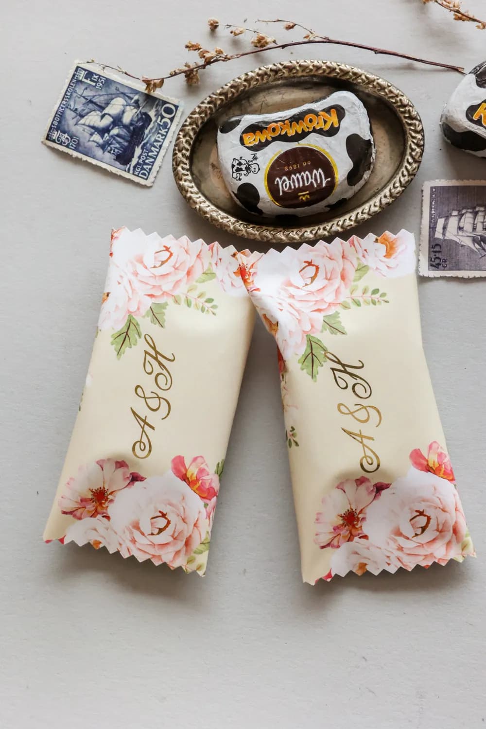 Personalized Chocolates with Initials, Floral Motif | Wedding Favours | Sapphire No. 8