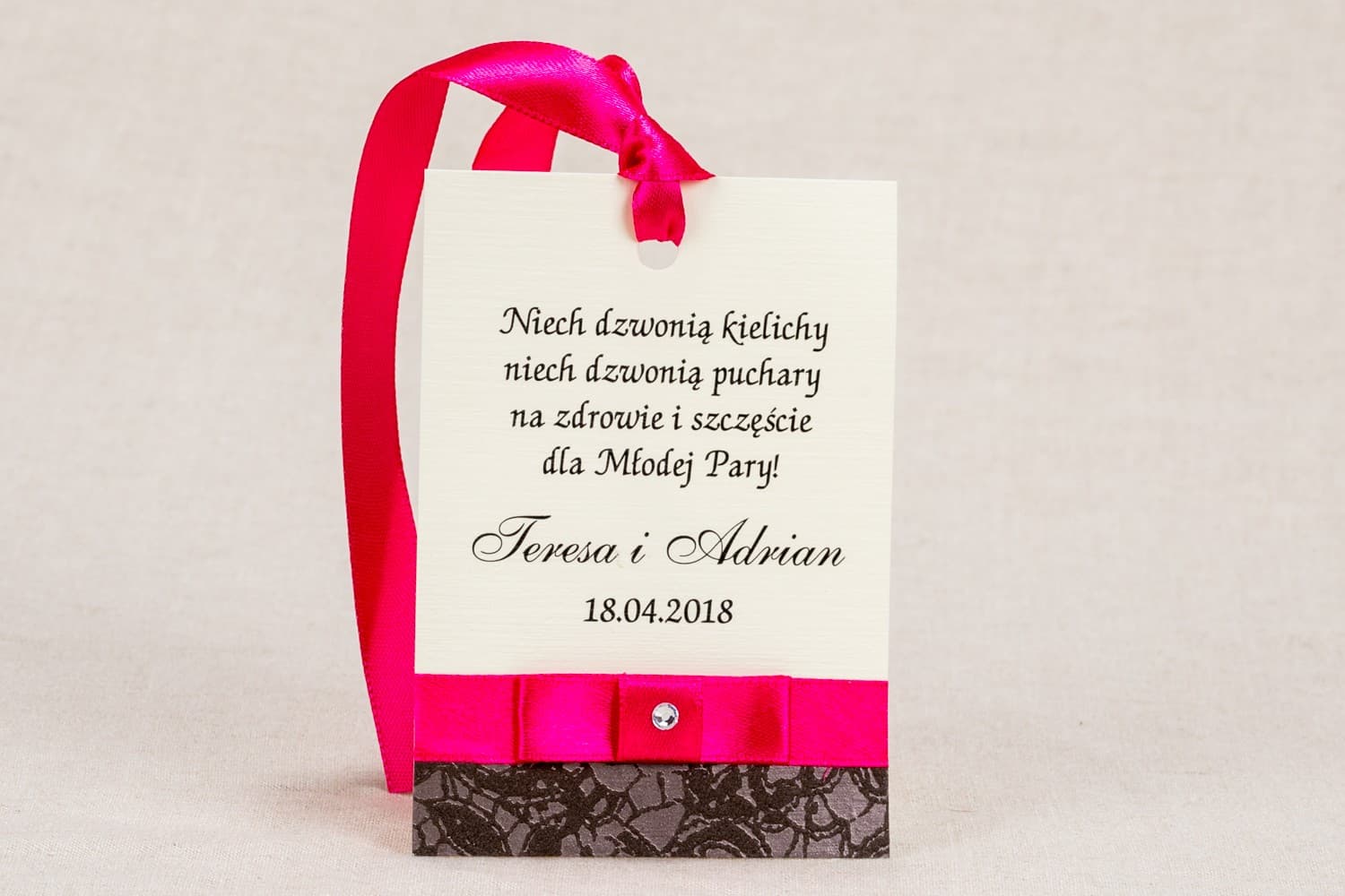 Elegantes etiquetas para alcohol con encaje marrón y cinta | Etiquetas para botellas de boda | Klaris nº 2