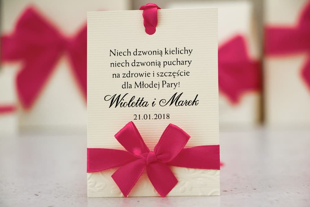 Etiquetas para Botellas de Boda con Lazo | Etiquetas Elegantes para Alcohol, Papel Texturizado | Belisa n.º 7