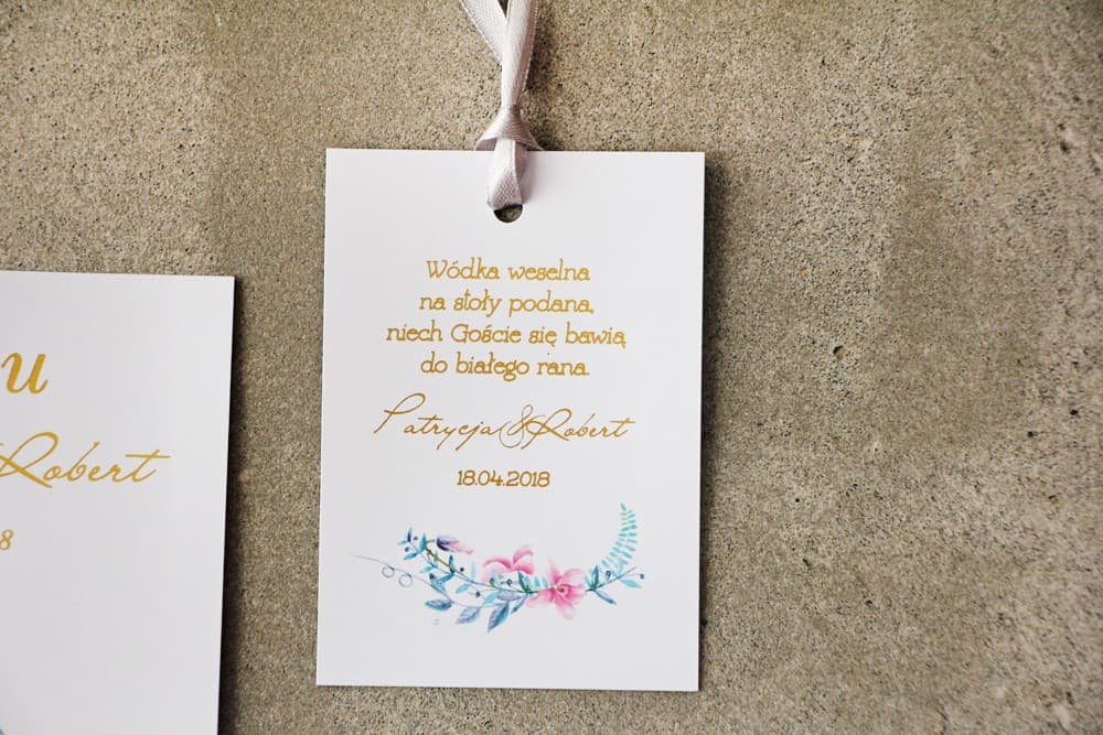 Étiquette de mariage élégante avec dorure et fleurs Étiquette de bouteille, mariage, alcool - Cykade n° 8 avec dorure - Motif pastel violettes