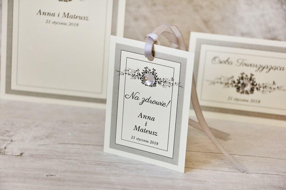 Étiquettes à bouteille avec dentelle et cyrkonie, glamour | Décorations bouteilles mariage | Dentelle n° 7