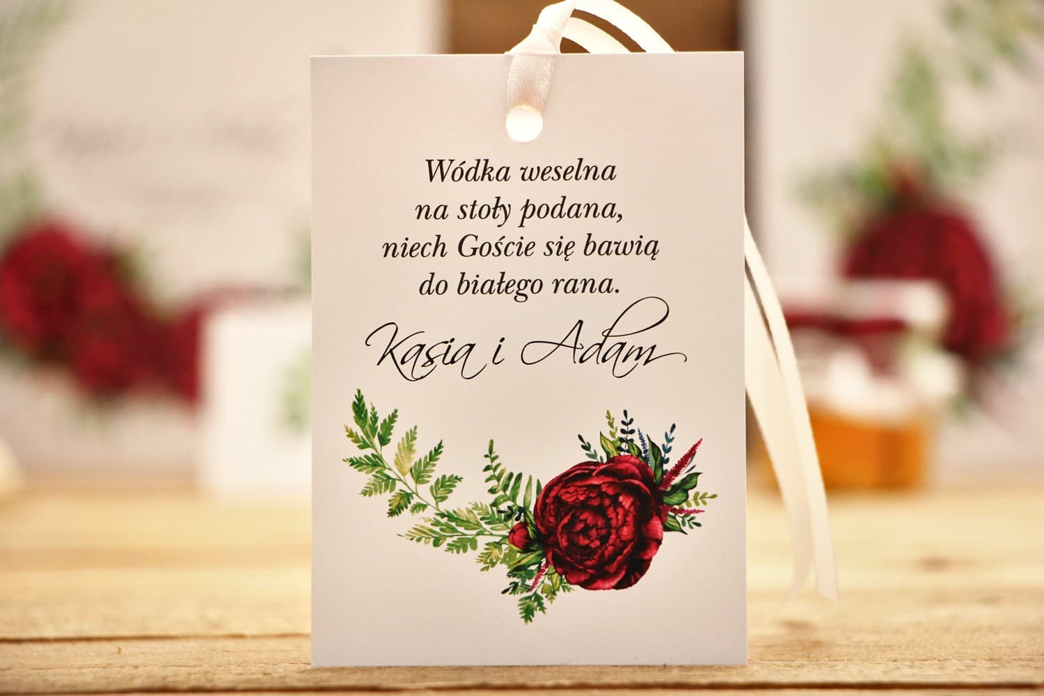 Étiquette personnalisée pour bouteille de mariage avec pivoine Étiquettes pour bouteilles, accessoires de mariage - Kalia n° 7 - Fleurs bordeaux