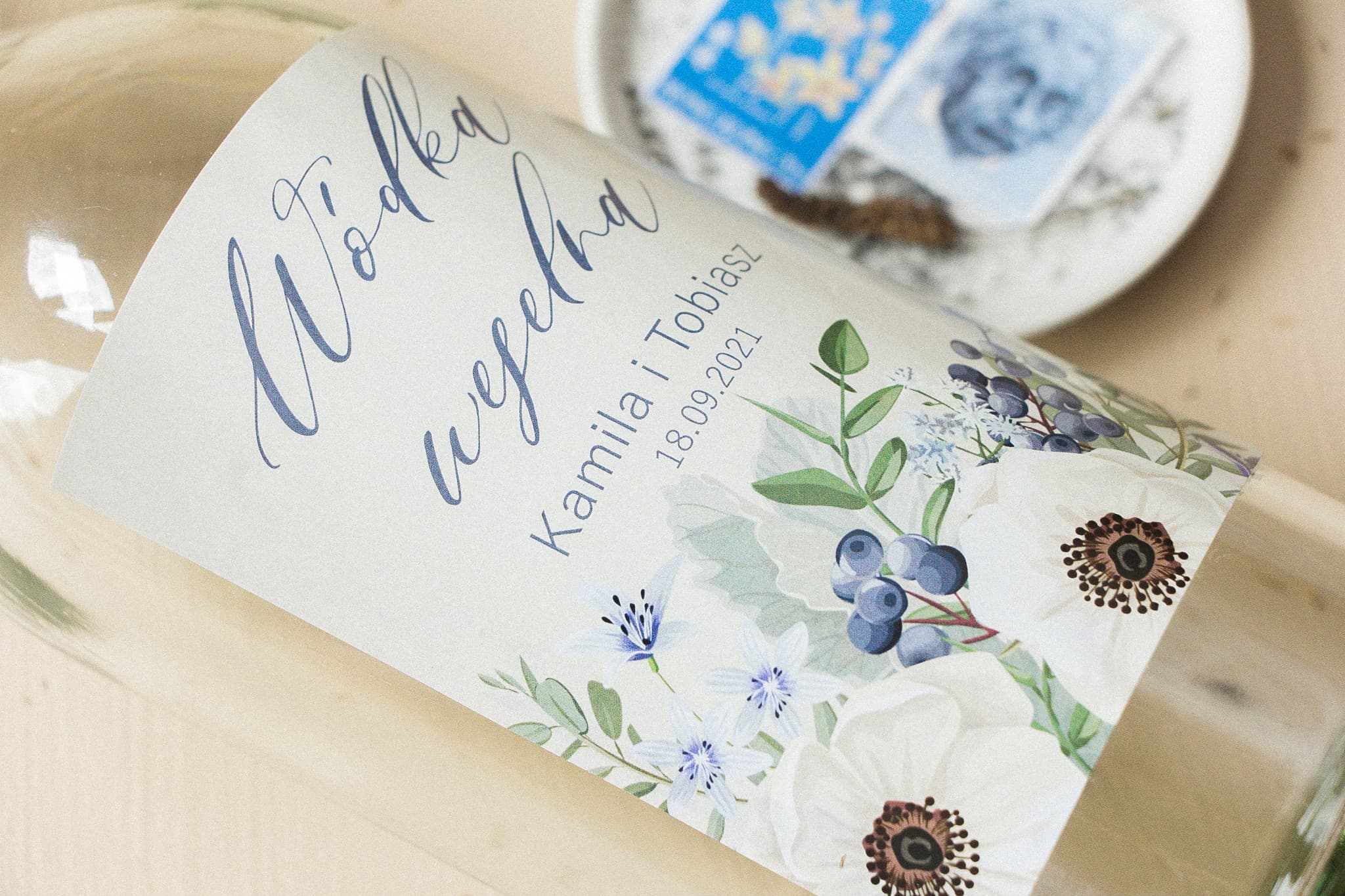 Étiquettes Élégantes avec Anémones Blanches | Stickers Personnalisés pour Alcool de Mariage | Opal n° 7