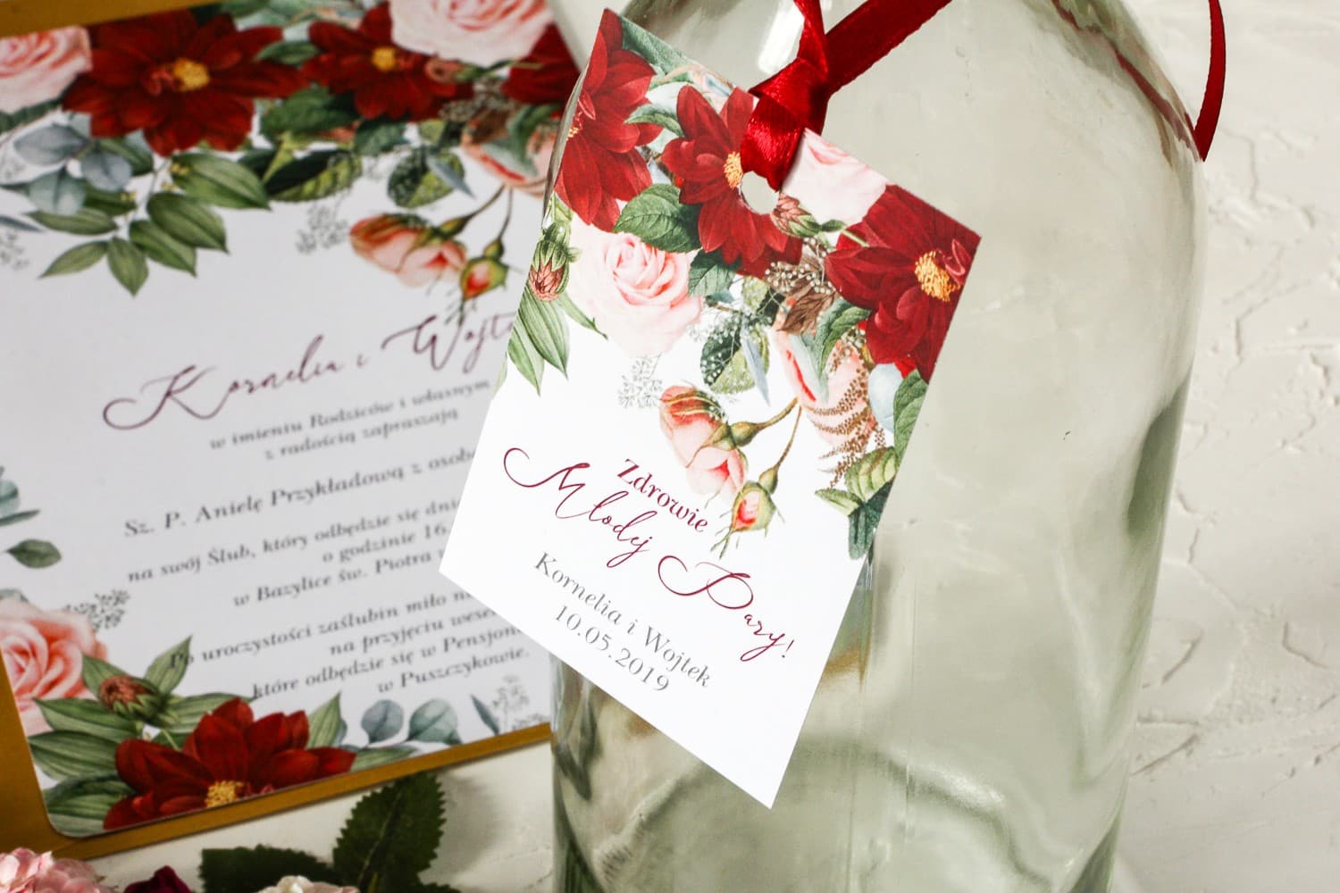 Élégantes Étiquettes pour Bouteilles de Mariage avec Dahlia Bordeaux | Marque-bouteilles Floraux | Wenis n° 3