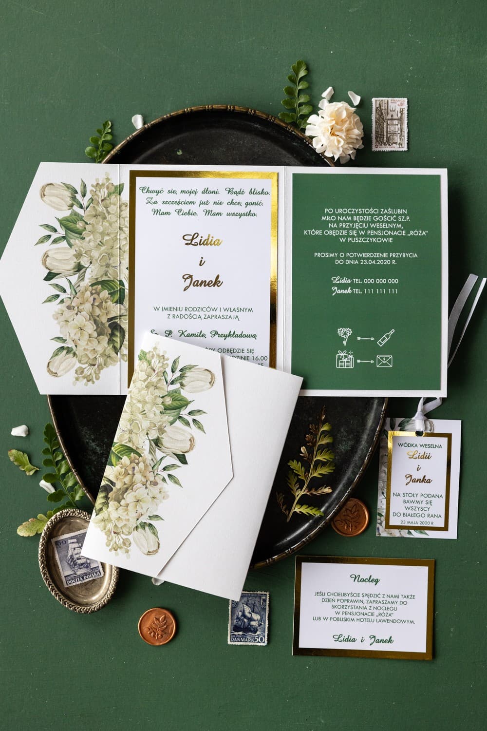 Faire-part de mariage doré avec motif floral et vert bouteille Faire-part de mariage glamour Avril n° 2 hortensia blanc et cadre doré Amelia Wedding