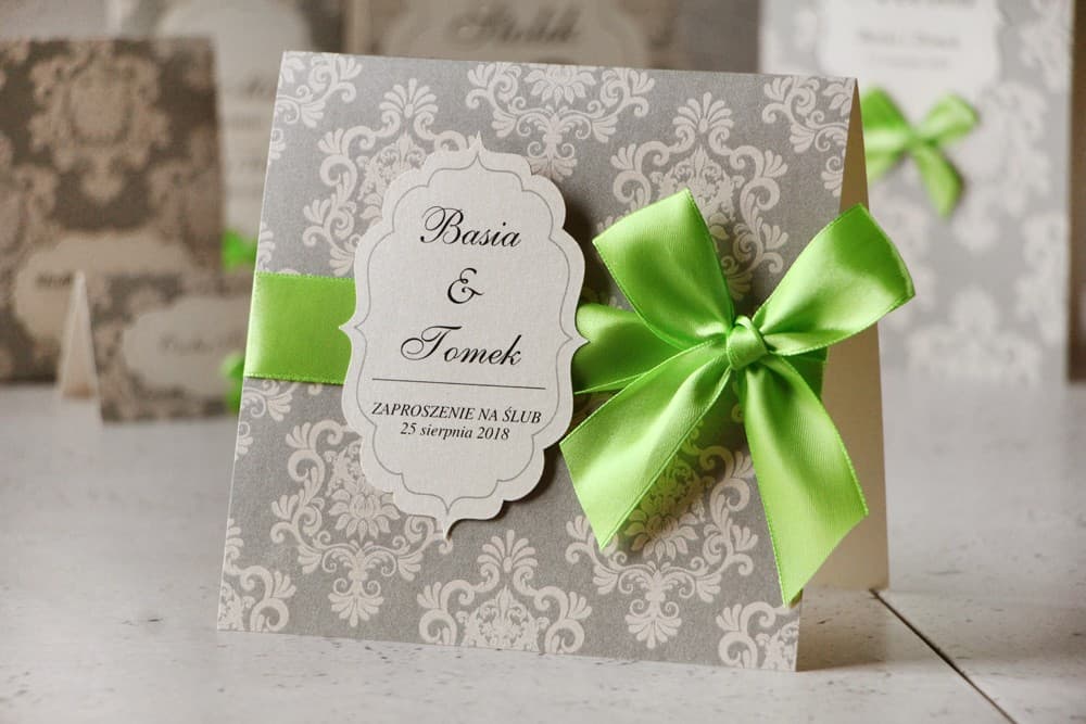 Faire-part perlé Ornement n° 4 avec ruban satin Faire-part de mariage élégant avec nœud vert Ornement n° 4 papier perlé Amelia Wedding