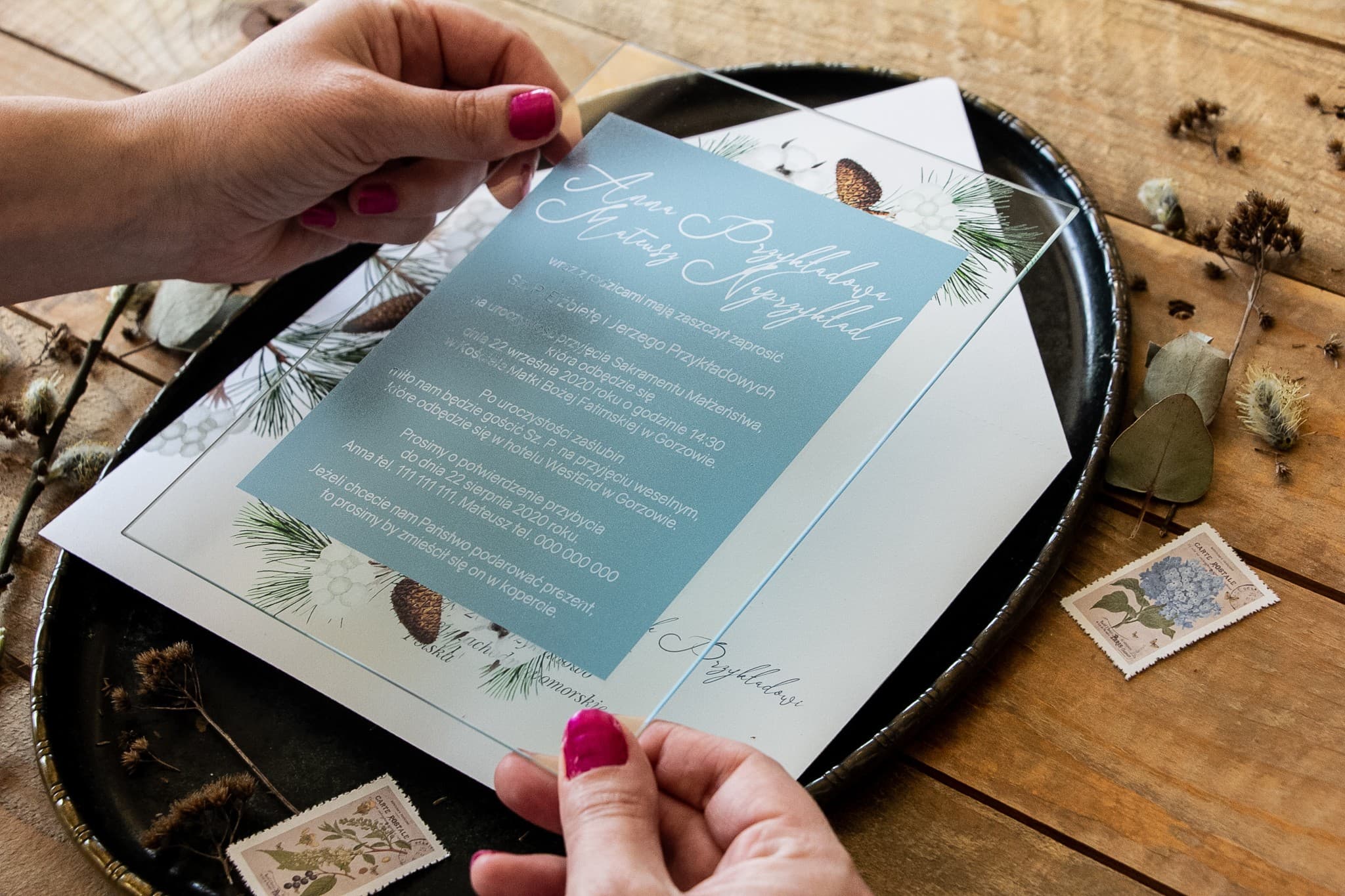 Invitation de mariage en verre avec motif hivernal et coton Faire-part de mariage hivernal sur verre Korani n° 8 motif pin Amelia Wedding