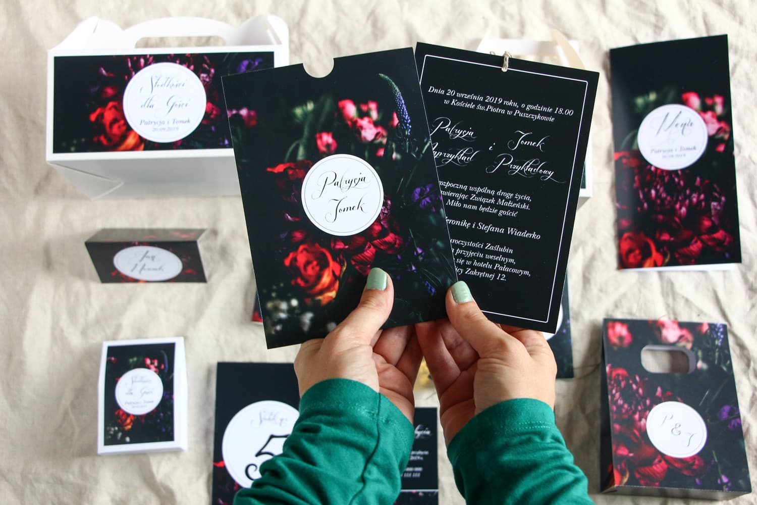 Black Case Wedding Invitations with Burgundy Flowers – Botanik No. 5