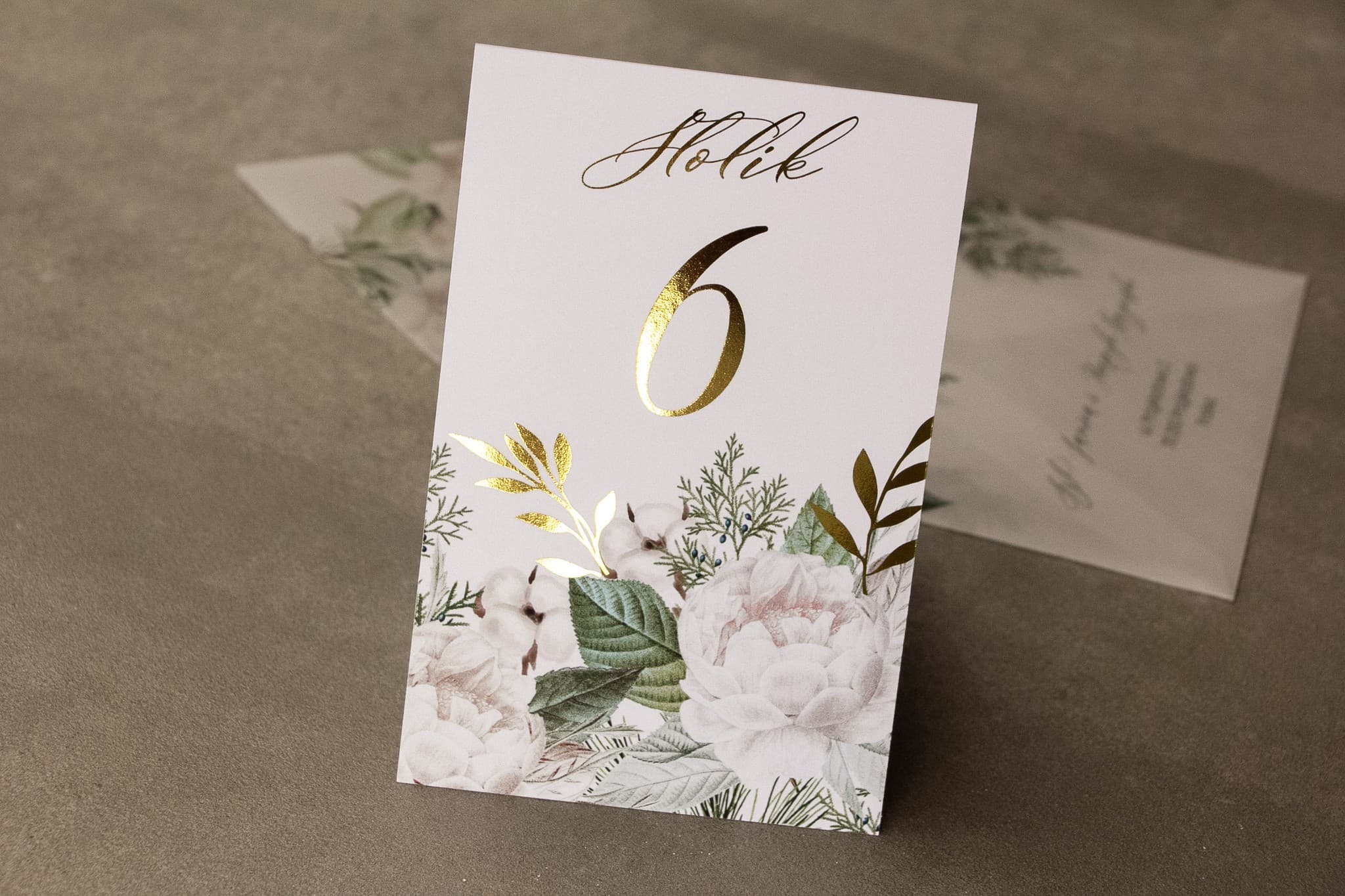 Tischnummern Hochzeit Rubin Nr. 6 – Glamour-Stil mit goldenem Zweig