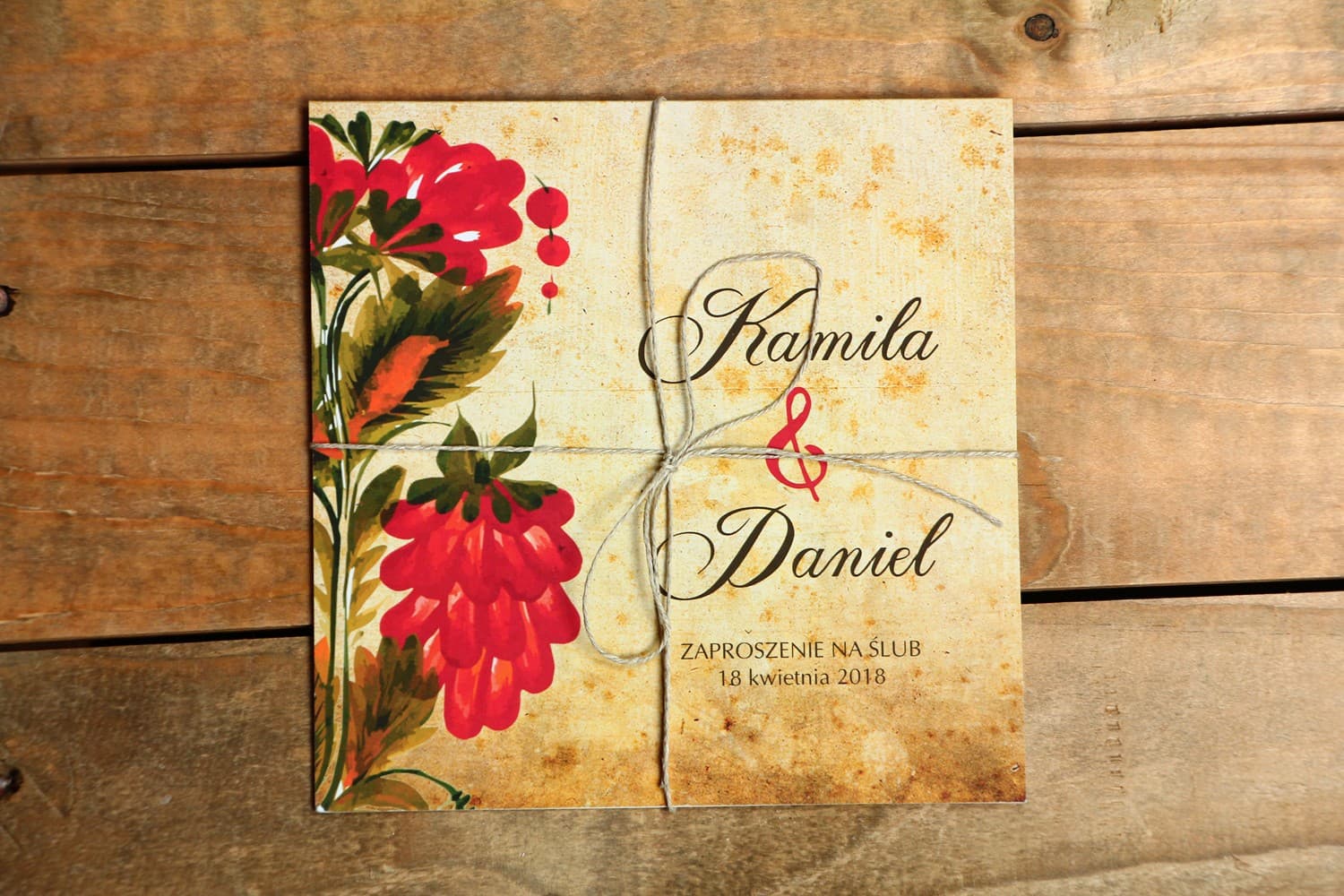 Hochzeitseinladungen im Folk-Stil mit bunten Blumen und Kordel Folk Nr. 7