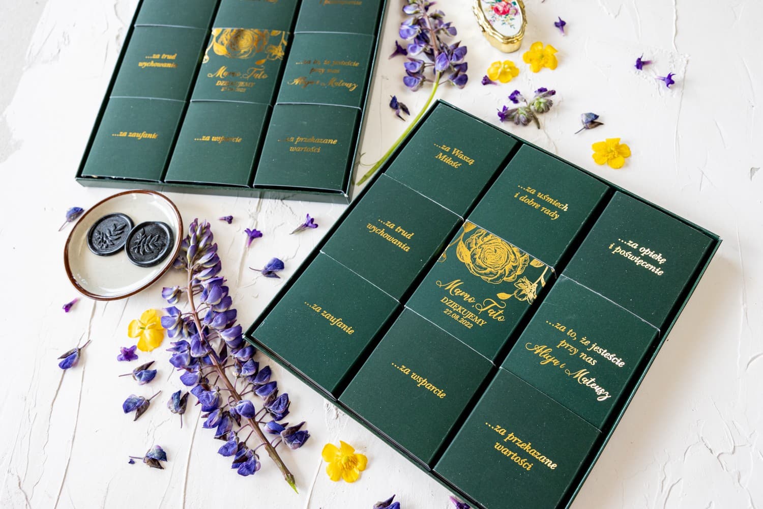 Elegant Chocolate Box | Forest Green & Gold Parents' Wedding Thank You | Onyx No. 5