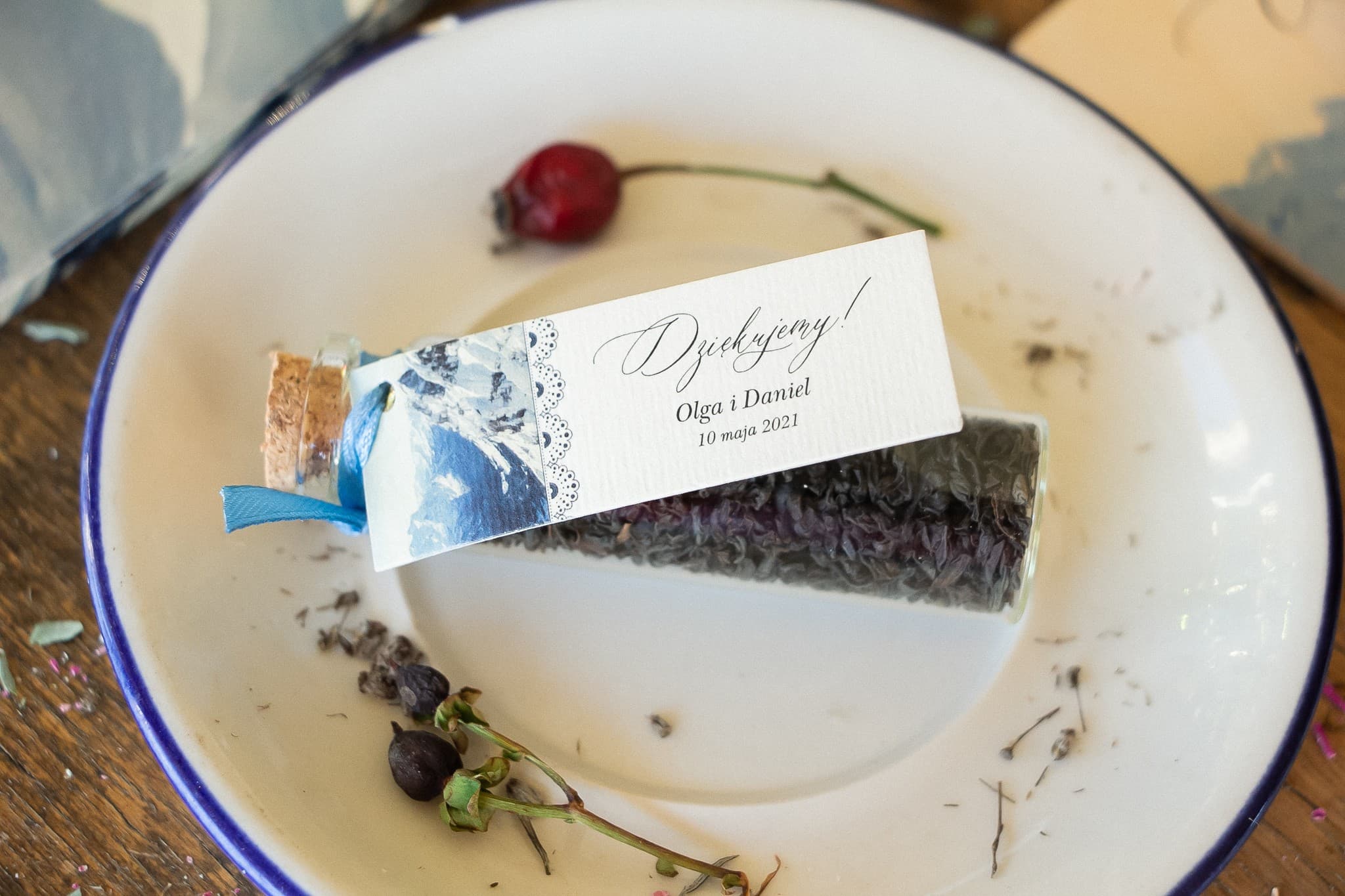 Tea in a Glass Vial with Cork, Mountain Theme | Wedding Favours | Topaz No. 1