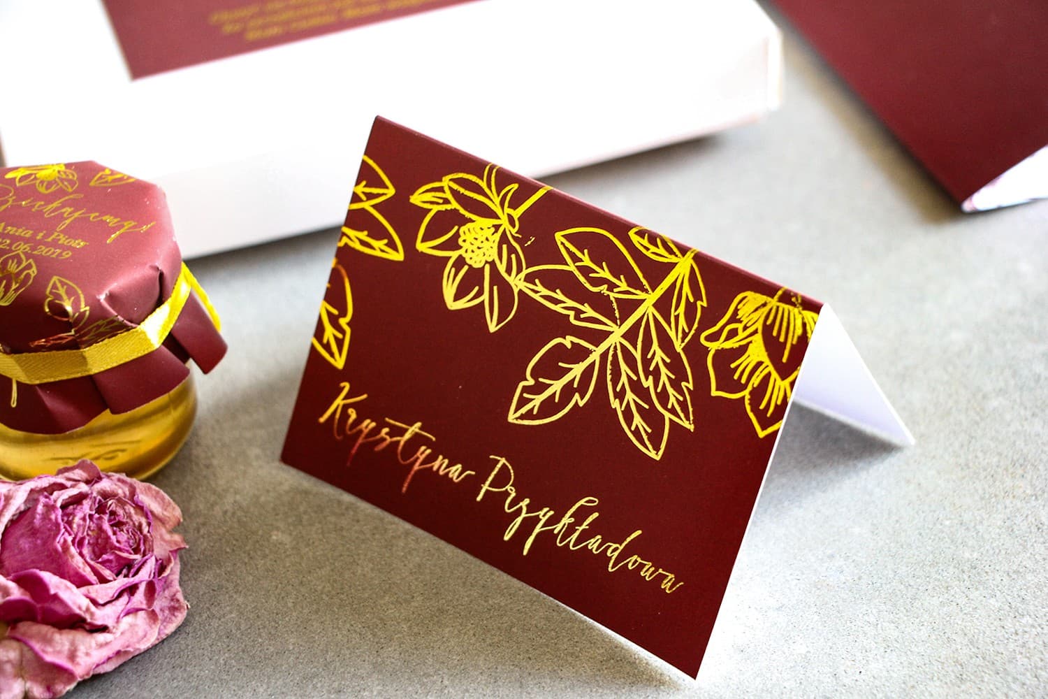 Szafir No. 3 Wedding Place Cards – Glamour Table Cards with Gold Foiled Branches