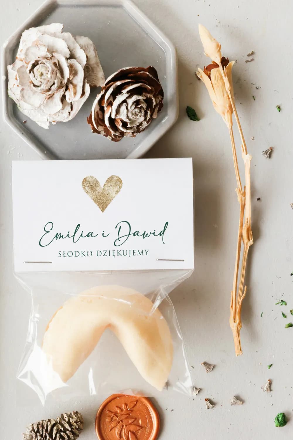 Golden Fortune Cookies with Personalized Label | Affordable Wedding Favours | Cejla No. 3