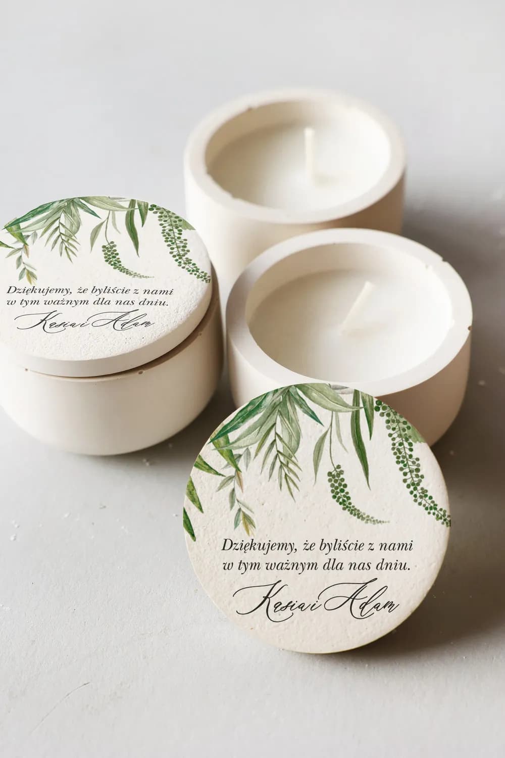 Flores No. 3 Soy Candle in Plaster – Leaf Motif Wedding Favour