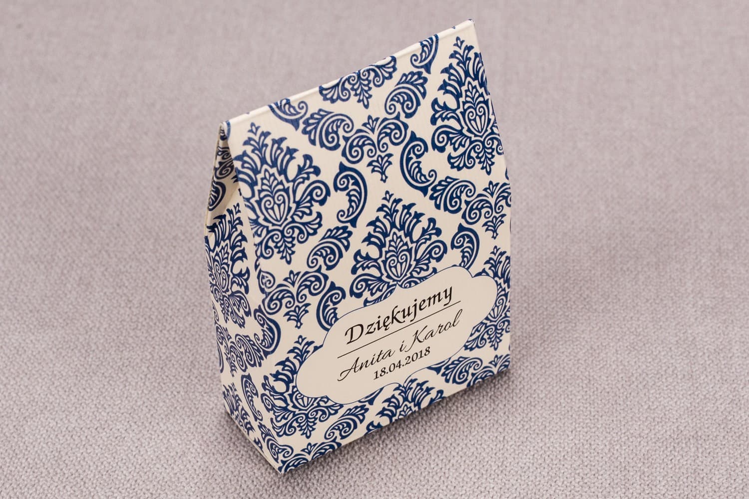 Elegante Süßigkeiten-Boxen mit kornblumenblauem Muster | Gastgeschenke | Madras Nr. 2