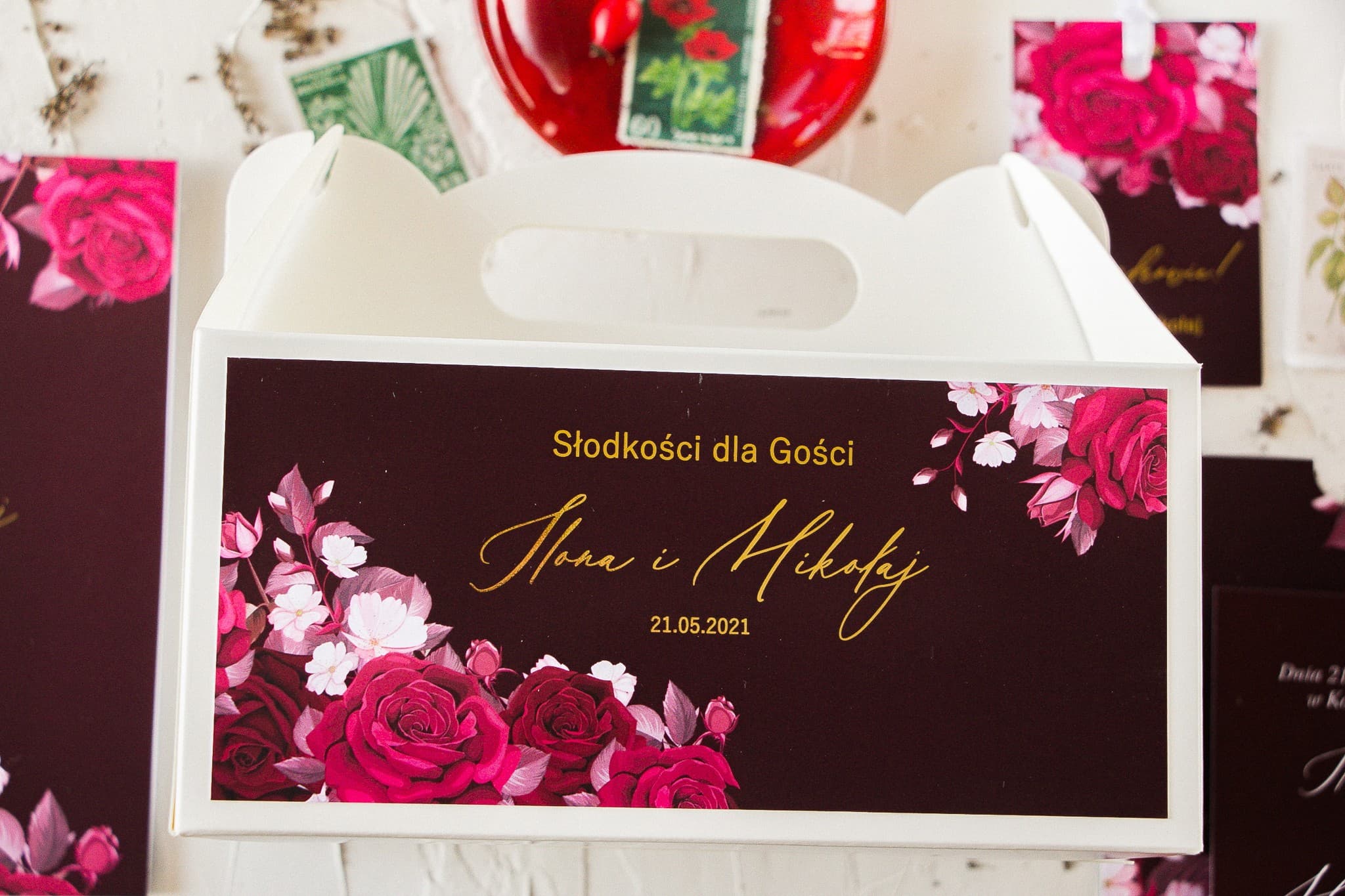 Elegante Tortenbox Hochzeit Burgund Blumen mit Goldprägung | Gastgeschenke | Serenity Nr. 2