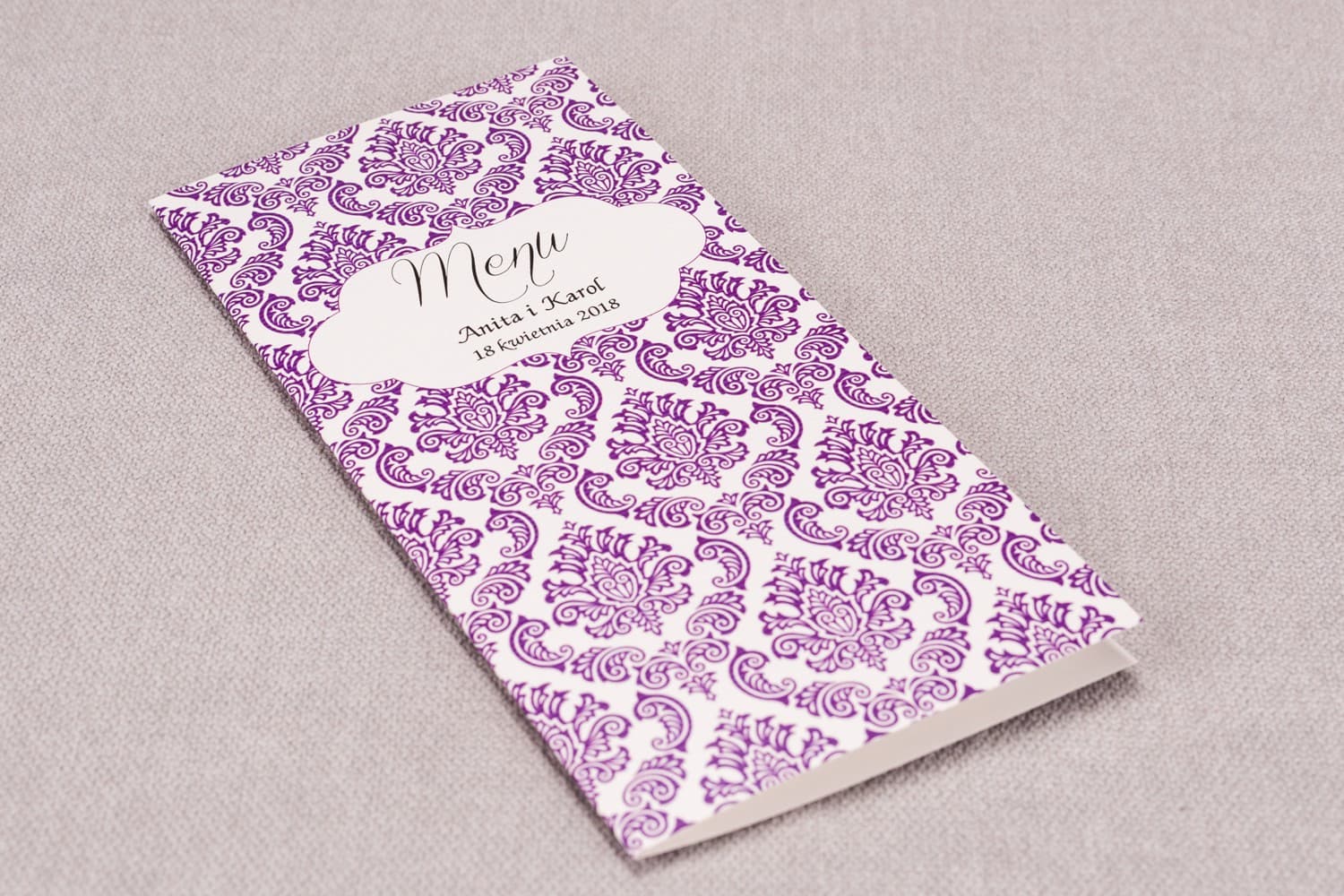 Elegantes Hochzeitsmenü Violette Ornamente, Menükarte für den Tisch | Hochzeitsmenü | Madras Nr. 8