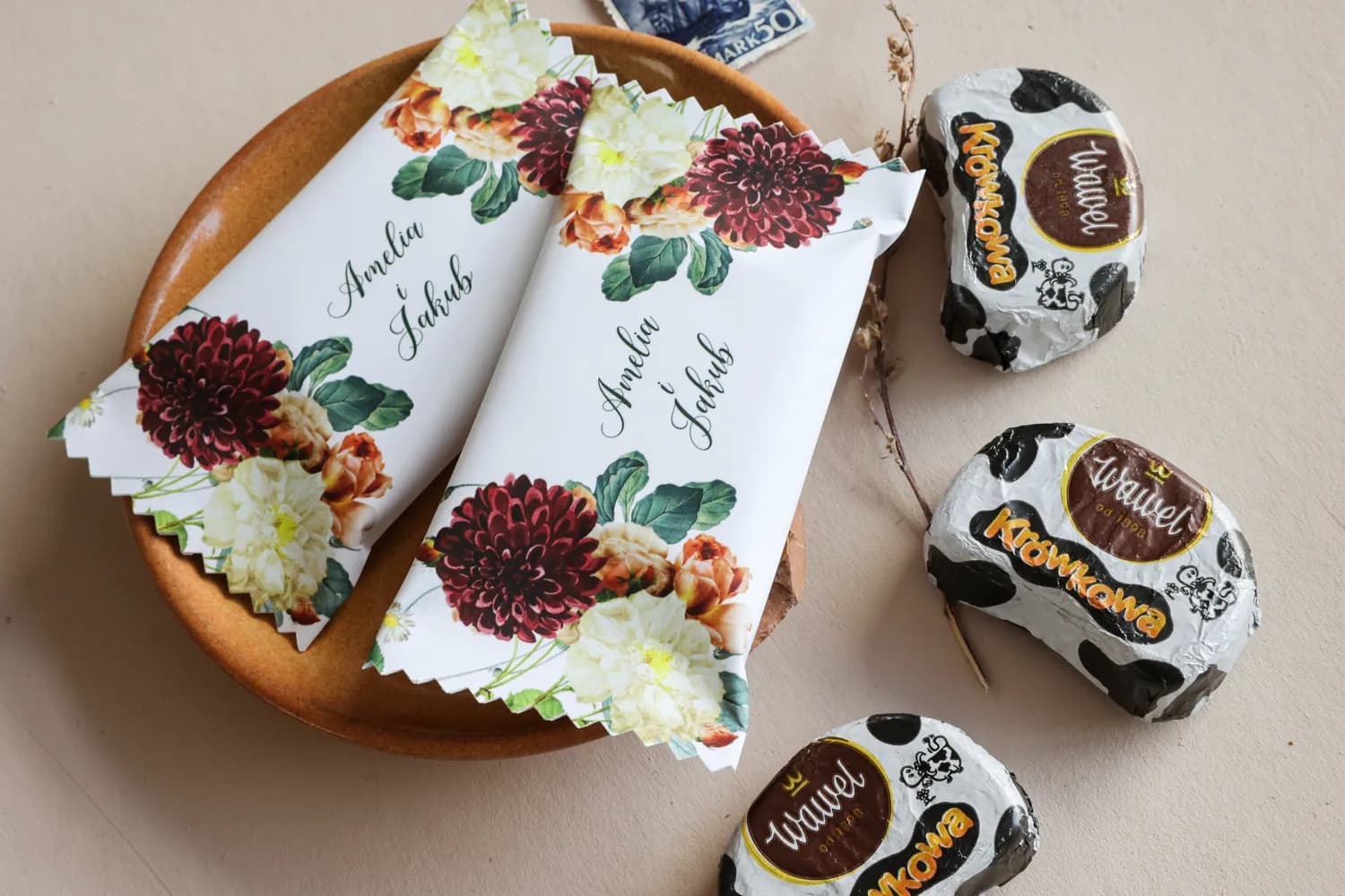 Gastgeschenke Schokolade mit herbstlichen Rosen und Dahlien Korani Nr. 13