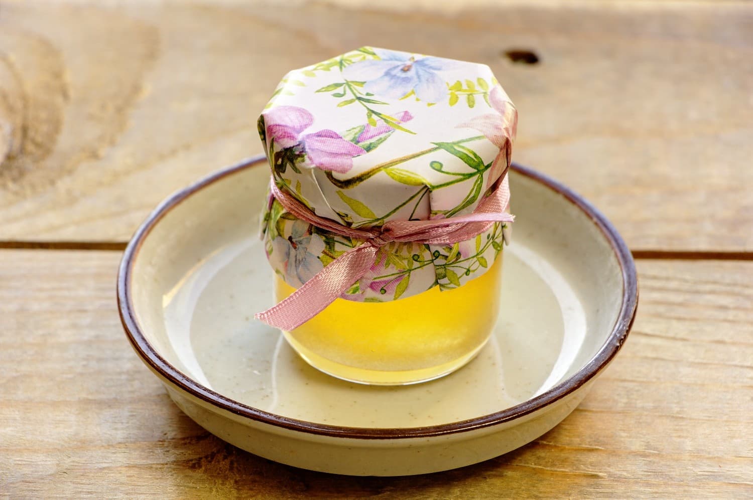 Polish Honey Jar Painted Flowers No. 26 – Natural Wedding Favor with Pansy Motif