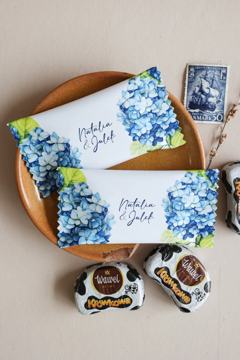 Wedding Favour Chocolates with Blue Hydrangea and Anemone Korani No. 16