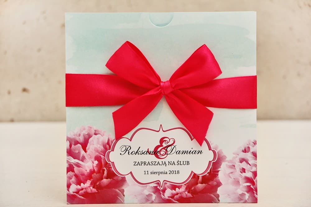 Zaproszenia ślubne w etui z amarantową wstążką - Felicja nr 15 Invitación de boda floral con lazo - Felicja n.º 15 - amaranto intenso con menta