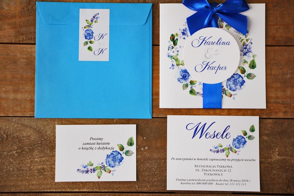 Zestaw papeterii ślubnej z chabrami i niebieską kopertą Invitación de boda con lazo y sobre de color - Acuarela nº 5 - Flores de aciano