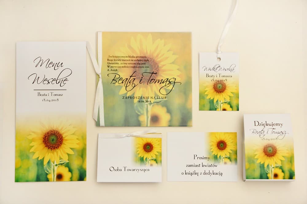 Pełny zestaw papeterii ślubnej Elegant nr 8 ze słonecznikami Invitación de boda con complementos - Elegant n.º 8 - Girasoles amarillos de verano - Elegante floral con papel vegetal