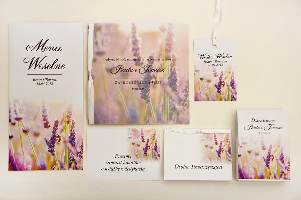 Kompletna papeteria ślubna z motywem lawendy - kolekcja Elegant nr 28 Invitación de boda con accesorios - Elegant nº 28 - Campo de lavanda - Elegante floral con papel vegetal