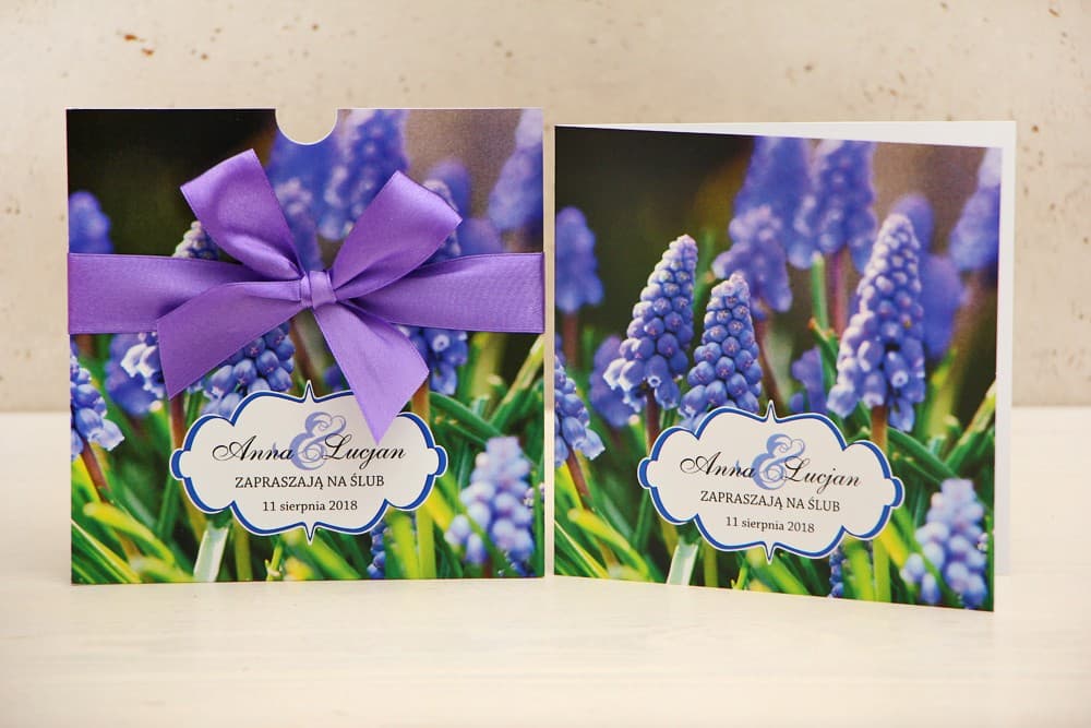 Invitaciones de Boda Cuadradas con Cinta y Motivo de Muscari Azules – Felicja nº 4