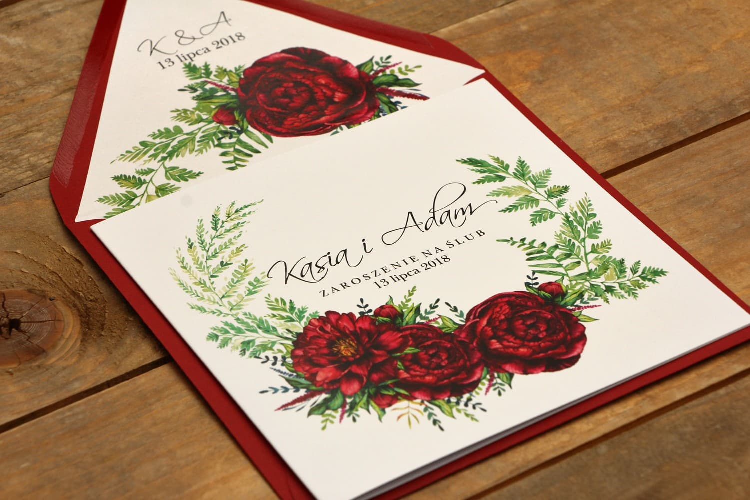 Invitaciones de boda de estilo botánico con peonía burdeos y helecho Kalia nº 7