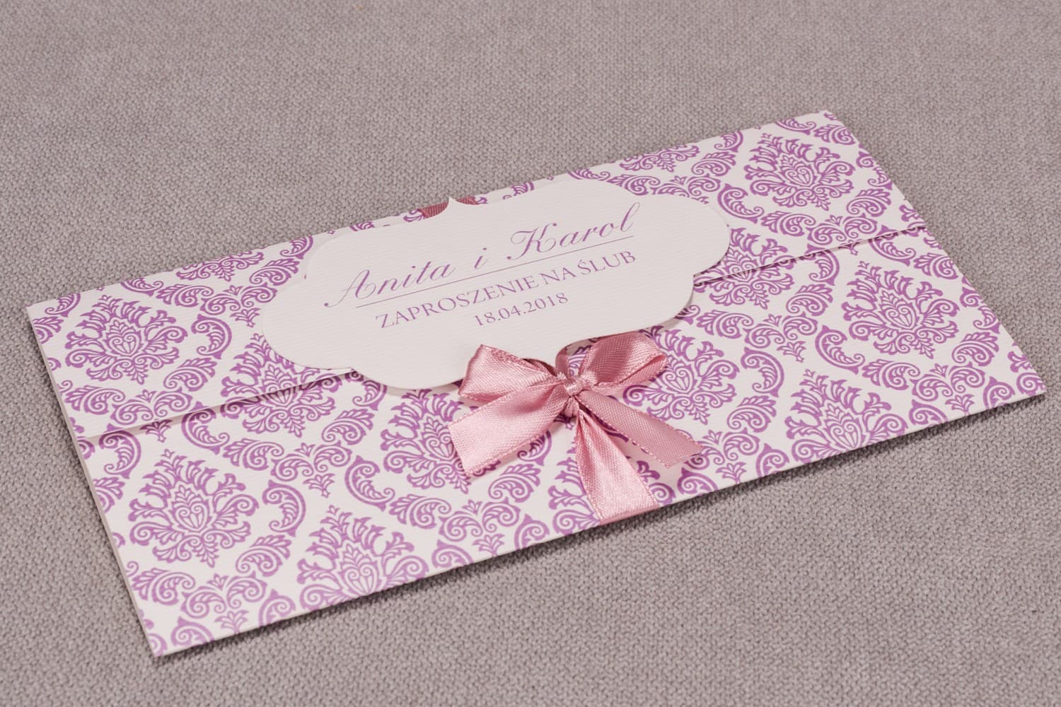 Invitaciones de boda con lazo de satén rosa en estilo romántico – Madras nº 4