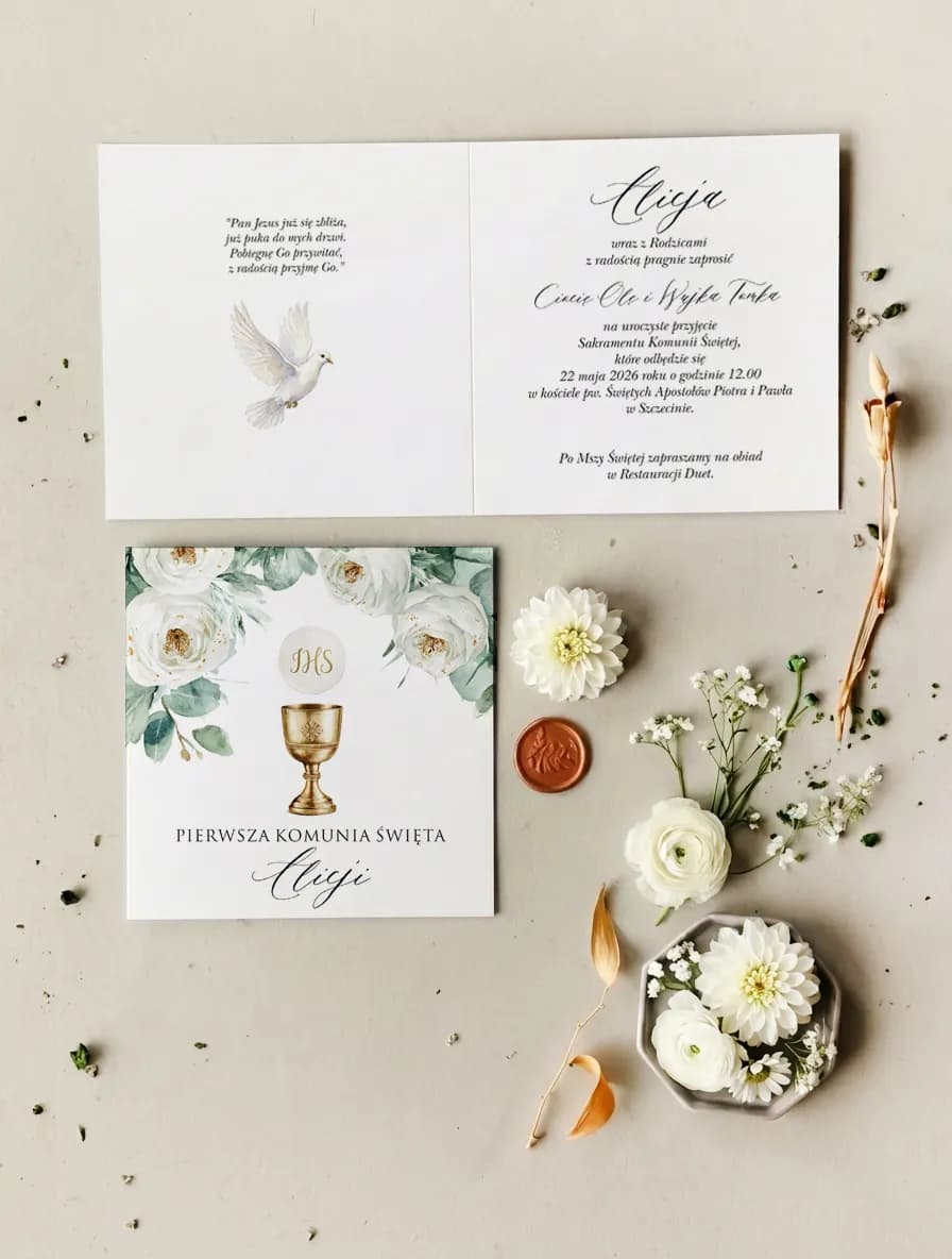 Invitaciones para la Primera Comunión con flores blancas y cáliz IHS