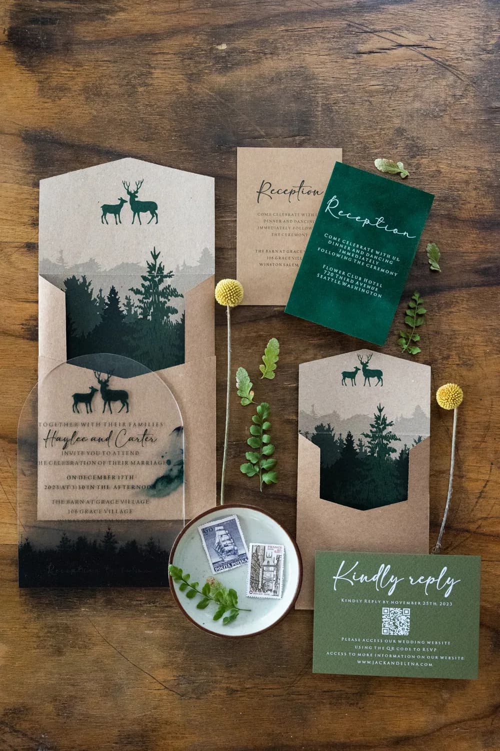 Set completo di inviti di nozze su acrilico con motivo foresta e busta kraft Inviti di nozze su plexiglass Kraft PR1 motivo forestale set Amelia Wedding