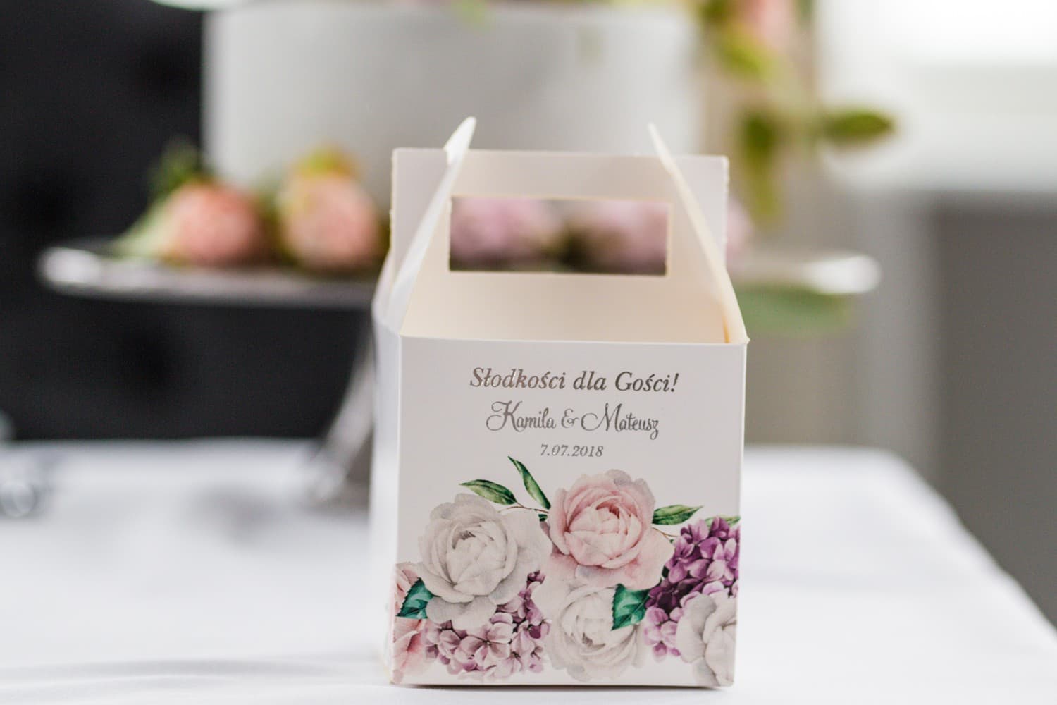 Kuchenboxen zur Hochzeit mit Pfingstrosen und Silberschrift | Gastgeschenke | Cykade Nr. 16