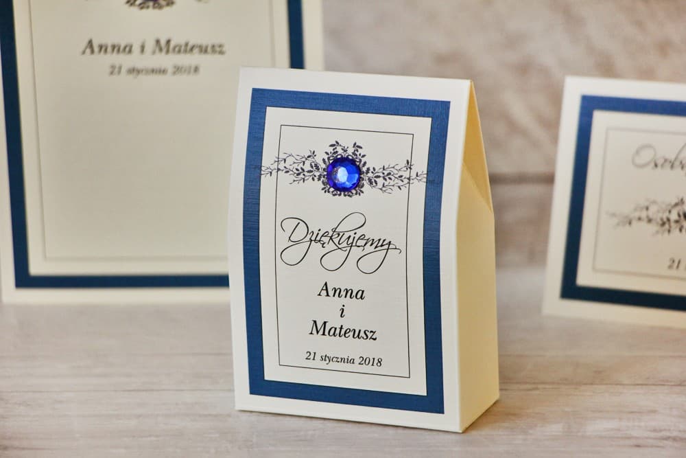 Lace and Cubic Zirconia Favor Boxes, Personalized Sweet Gifts | Wedding Favours | With Lace No. 2