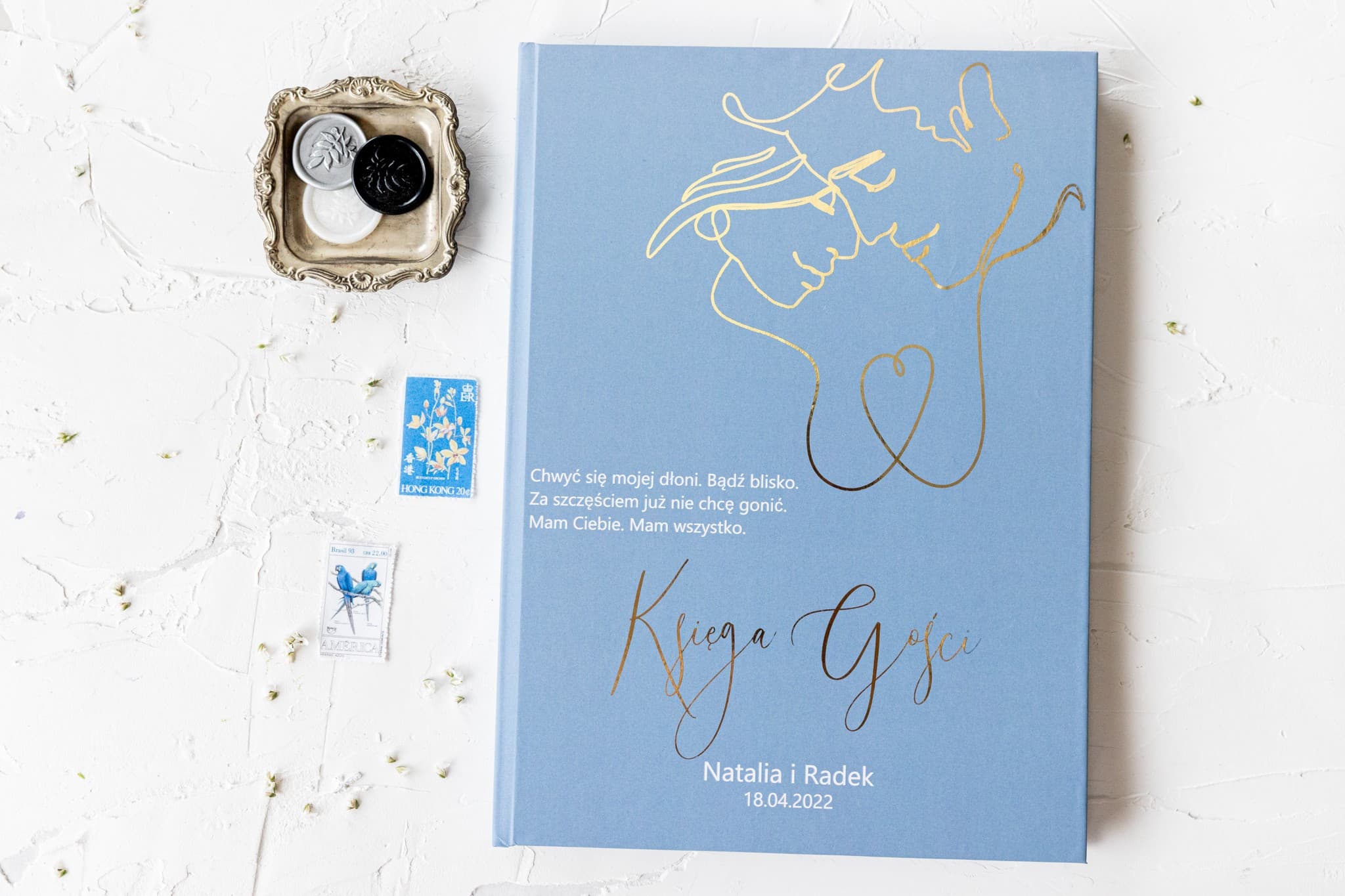 Livre d'Or Bleu Ciel avec Dessin de Couple Doré | Souvenir de Mariage Minimaliste | Jaspis n° 4