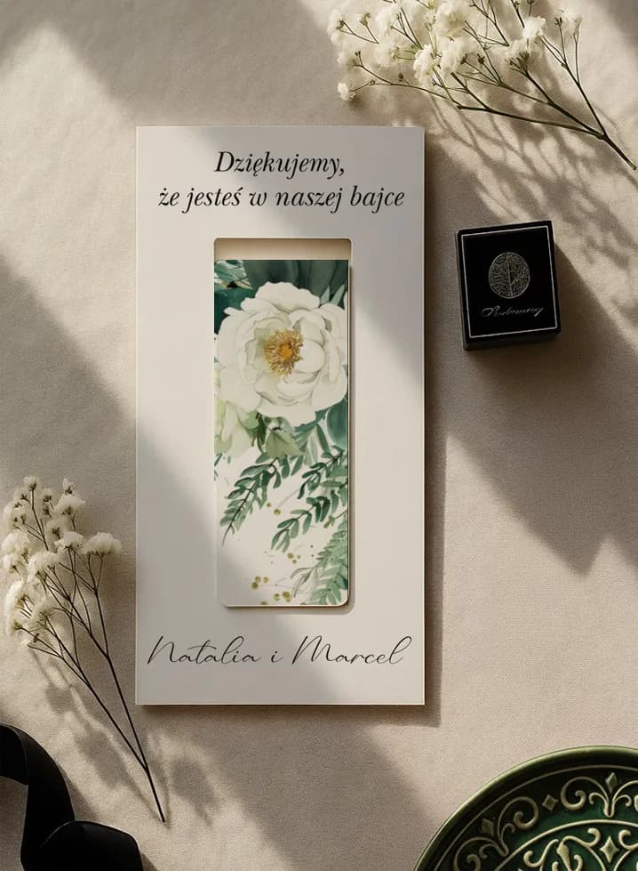 Magnetic Bookmark with White Floral Pattern | Original Guest Favour | Wedding Keepsakes | Impresja No. 9