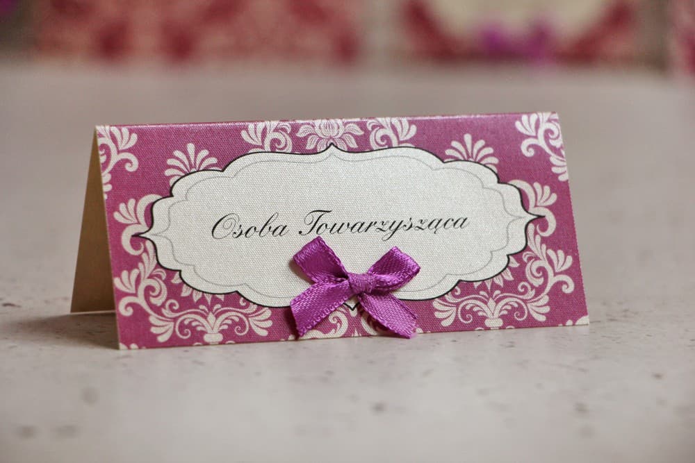 Marcasitios de Boda Ornament n.º 7 – Tarjetas de Mesa con Lazo Violeta