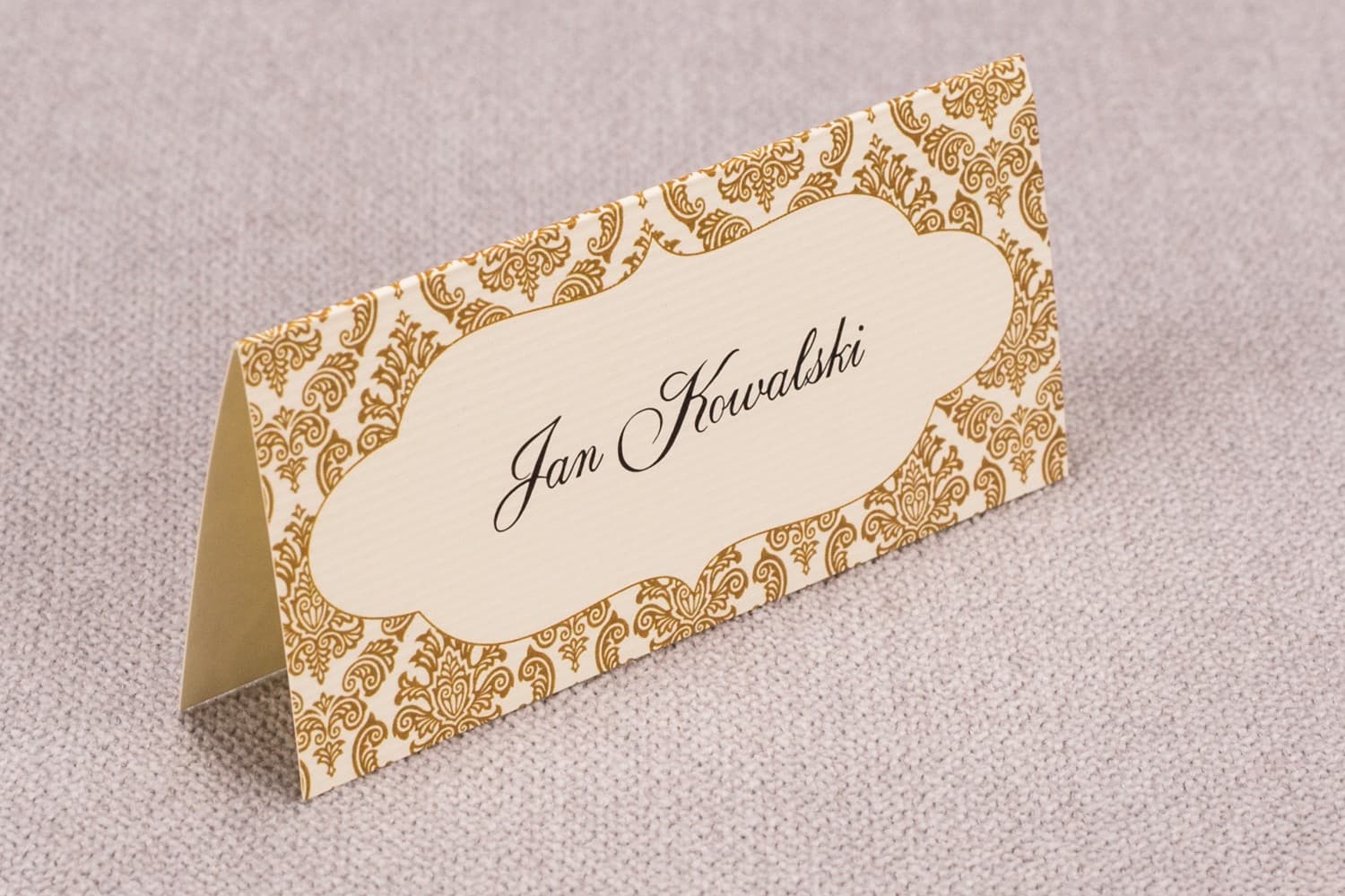 Marque-places de Mariage Madras n° 7 – Cartes de Table Classiques avec Ornement Brun