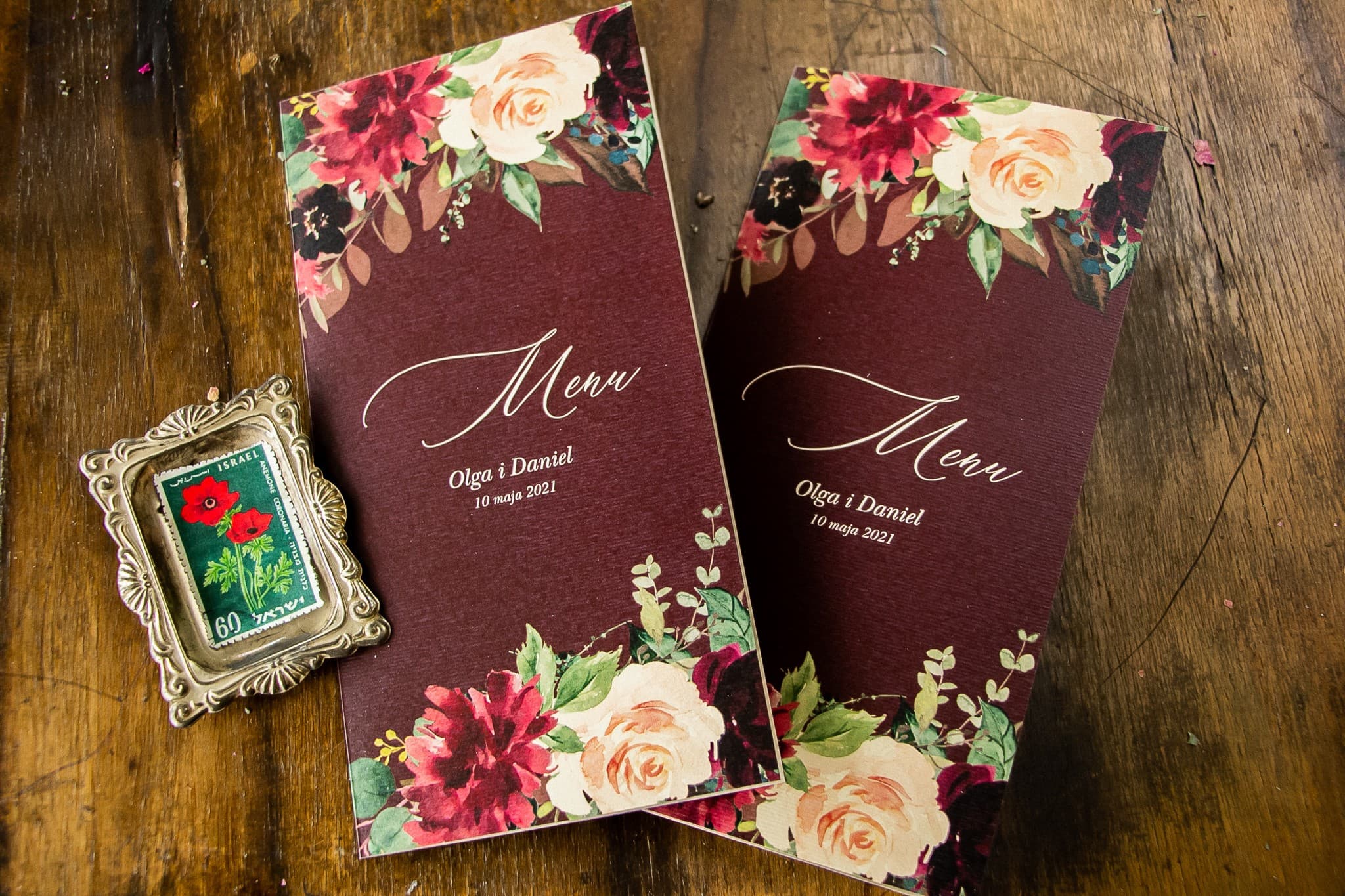 Menú de Boda Elegancia Borgoña | Menú para Mesa de Boda con Rosas y Peonías | Topaz n.º 3