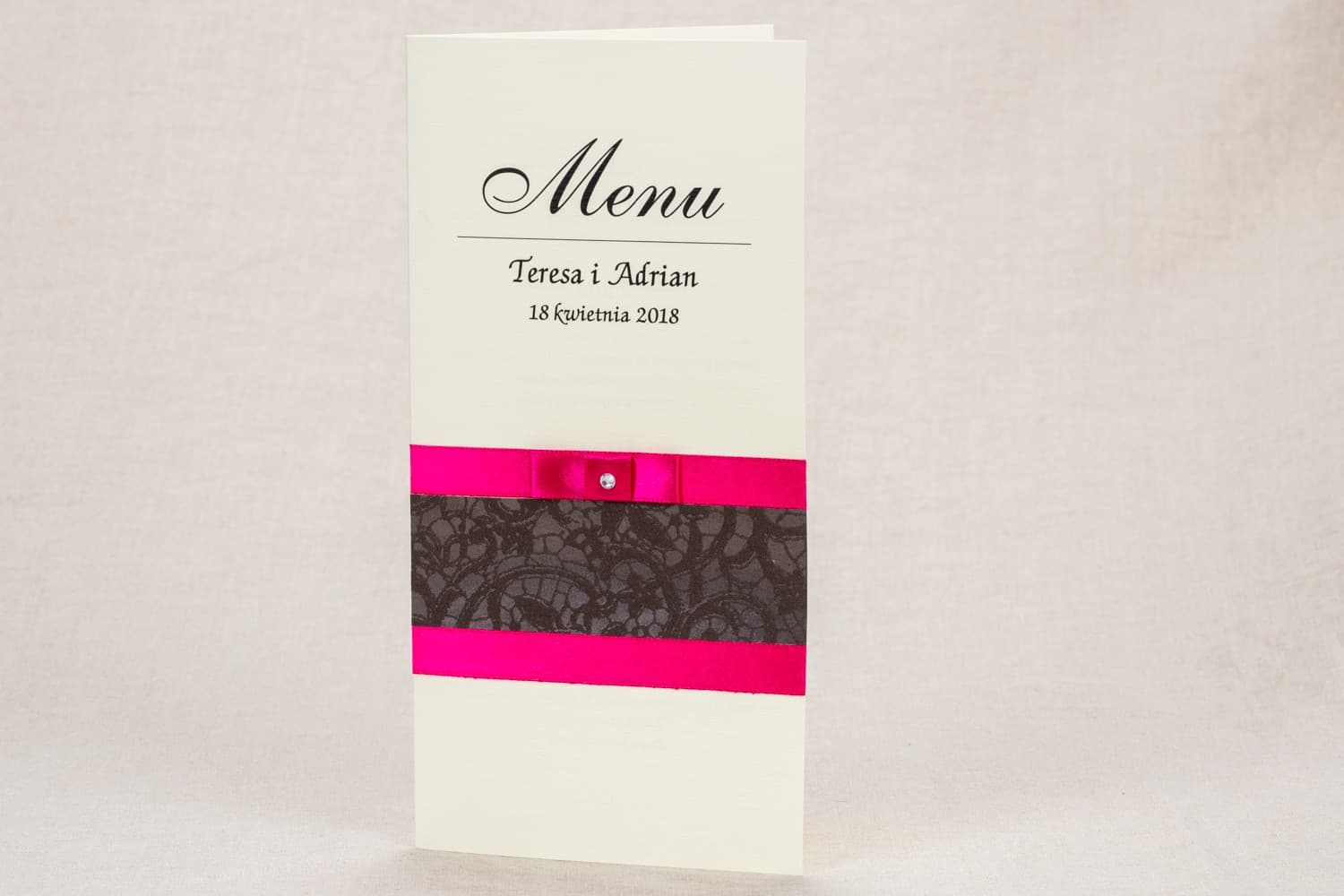 Elegante Menú de Boda con Encaje | Carta de Platos con Lazo Amaranto | Klaris No. 2