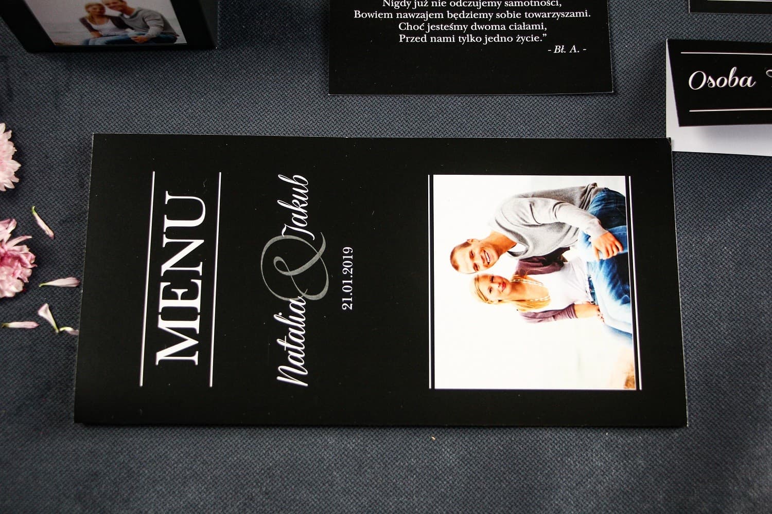 Elegante Menú de Boda Negro con Foto, Personalizado | Carta de Menú para Mesa | Con Foto N.º 1
