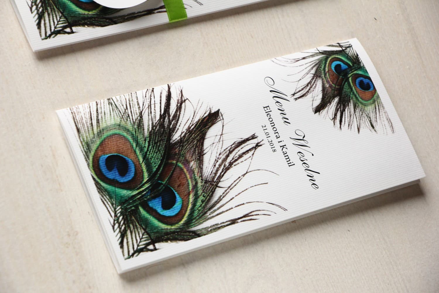 Menu de Mariage avec Plume de Paon, Carte de Menu Élégante | Menu de Mariage Glamour | Magnet n° 1