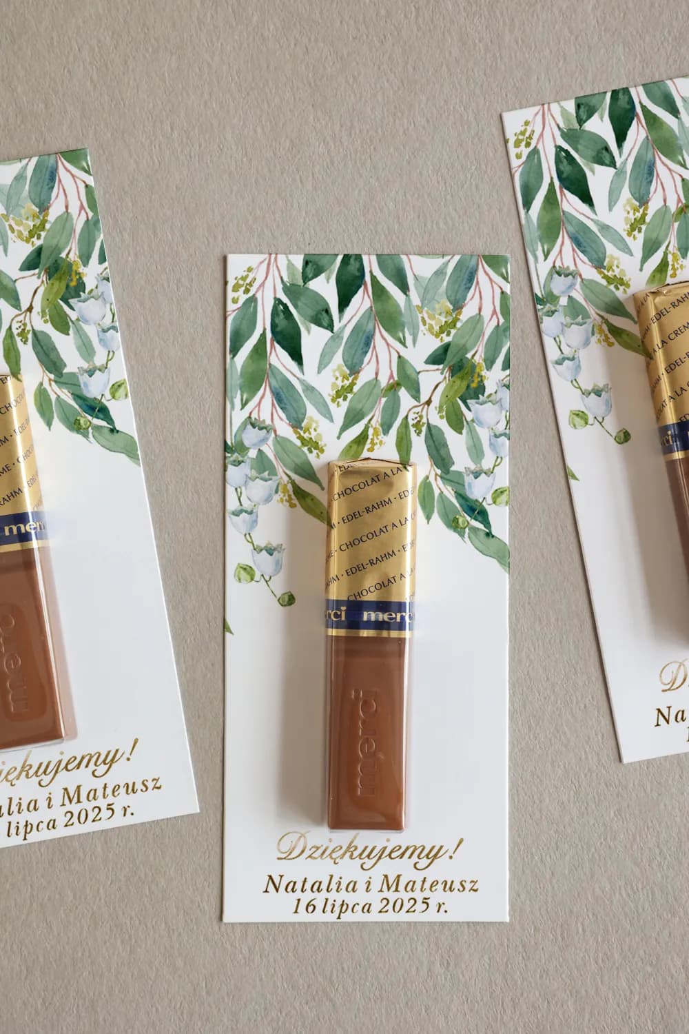 Detalles para invitados Merci dorados con flores azules | Rubin n.º 4