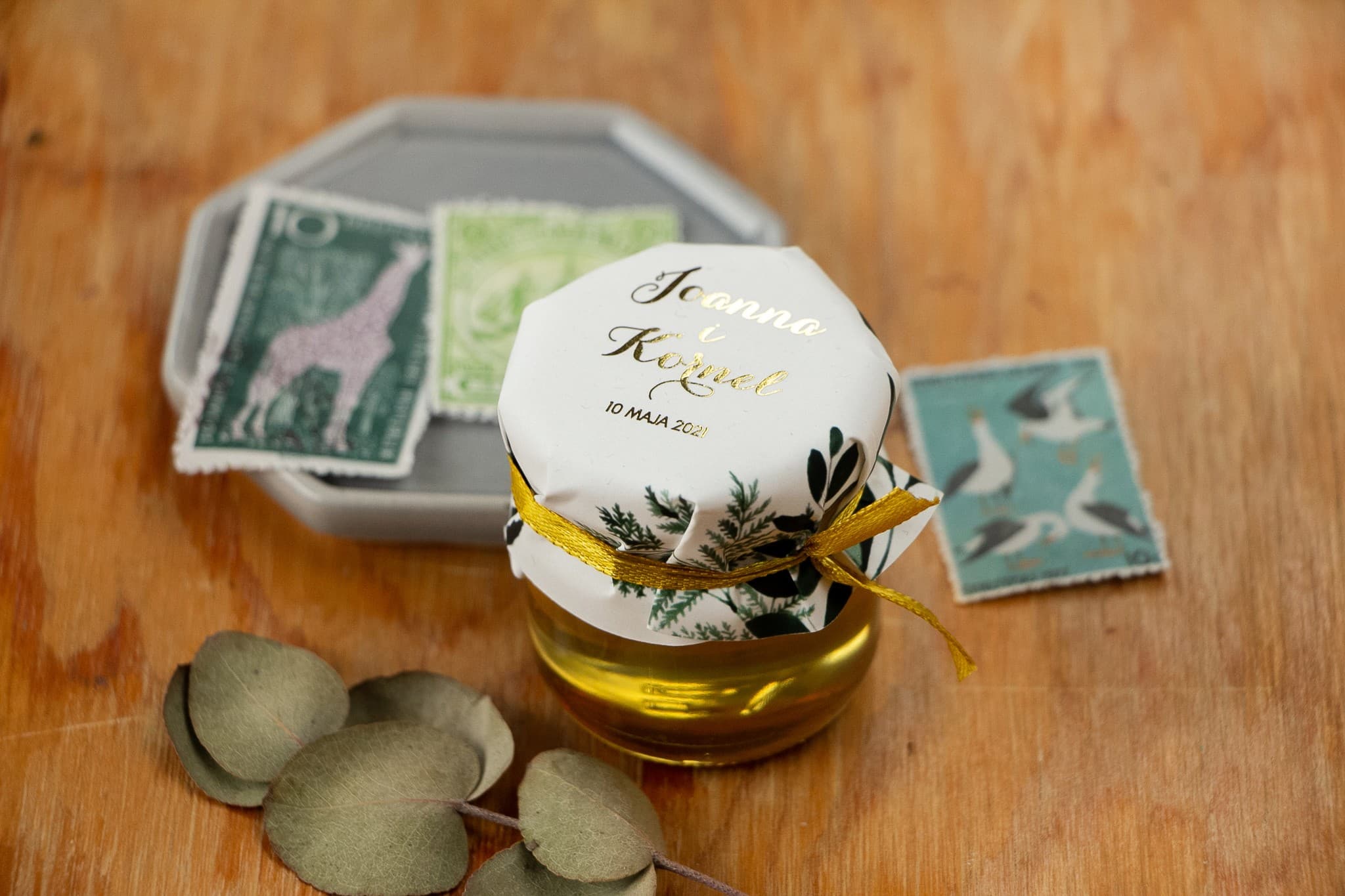 Miel de Boda Dorada Pattern nº 5 – Dulce Detalle con Motivo Botánico