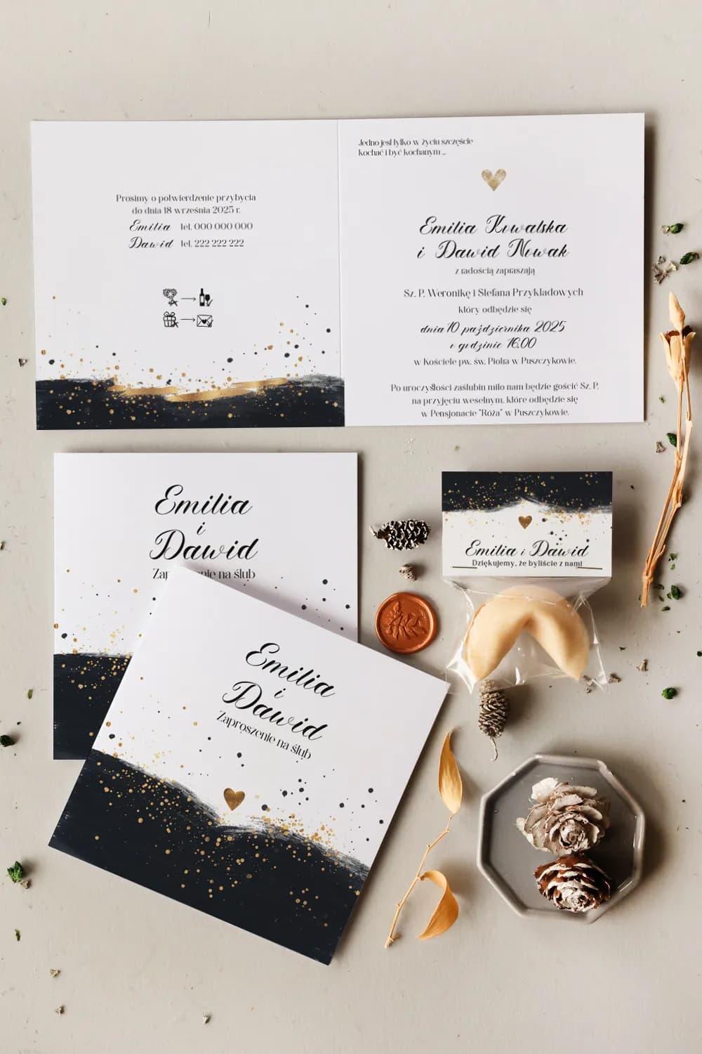 Nowoczesne zaproszenia weselne czarno złote Cejla nr 12 Czarne zaproszenia ślubne glamour Cejla nr 12 malarskie złocenie Amelia Wedding