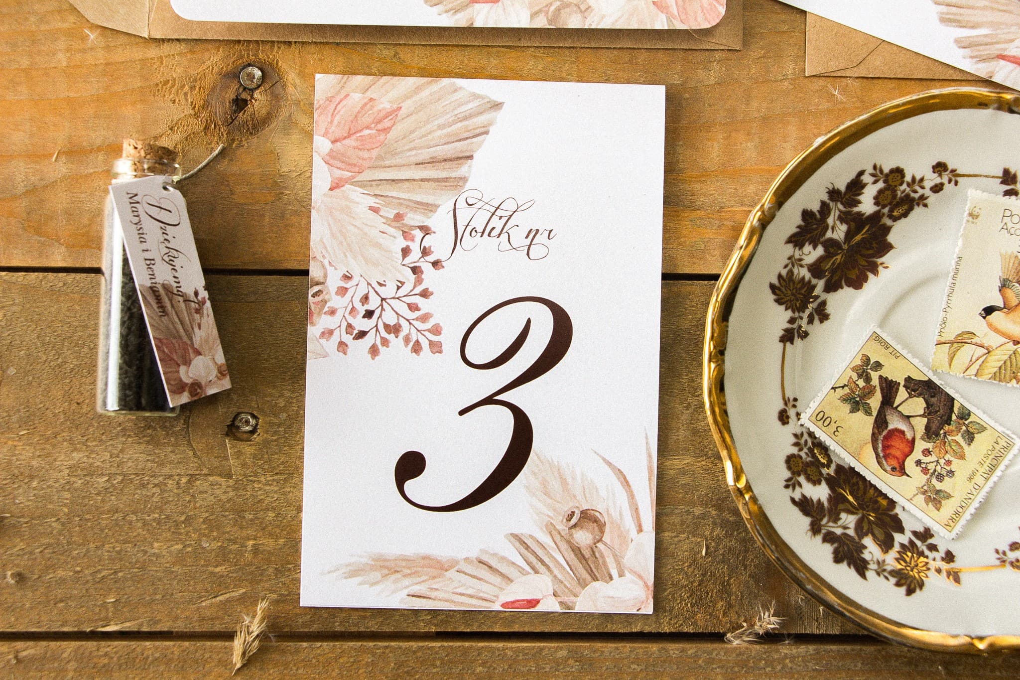 Numeri da Tavolo Pieghevoli con Erba Pampas | Numeri Botanici per Tavoli Nuziali Boho | Indygo n. 6