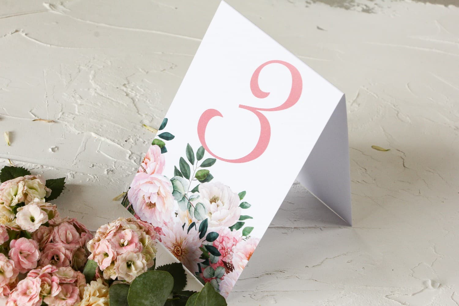 Numerini Rosa per Tavolo Nuziale con Peonie e Dalie | Numeri Tavoli Nuziali in Piedi Floreali | Wenis nr 6